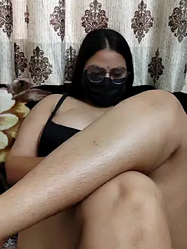 Snapshot of Aysha_69 chatting on 06-11-26, 12:32 Aysha 69 online show from 06-11-26, 12:32
