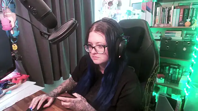 CaptivatedTate online show from 04-14-26, 12:16