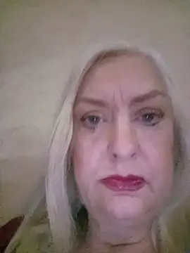 Julia20X online show from 05-22-26, 04:34