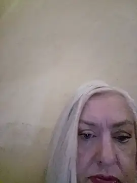 Julia20X online show from 06-21-26, 09:45