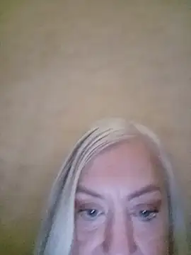 Julia20X online show from 06-25-26, 09:25