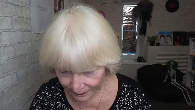 Zuri Zodiac online show from 04-24-26, 06:38