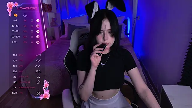 karinahili online show from 07-18-26, 01:04