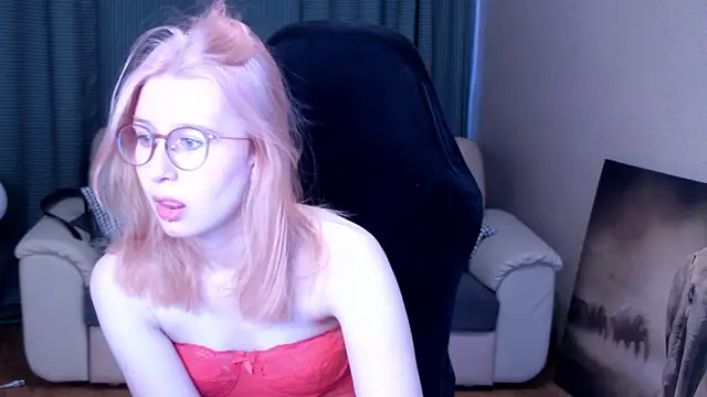 Lily Spark  online show from 05-14-26, 01:01