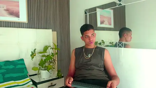 Lukaz Caballero online show from 05-27-26, 04:31
