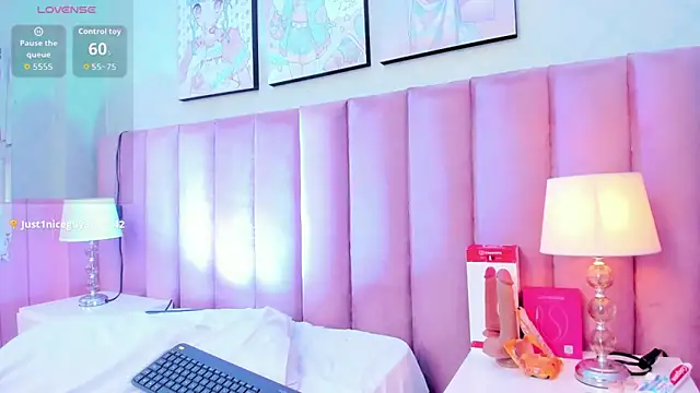 Hellencute18  online show from 05-27-26, 02:03