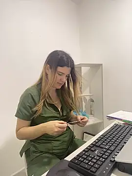 amelia 16 online show from 05-26-26, 01:07