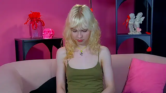 HannahHollis online show from 05-14-26, 06:26