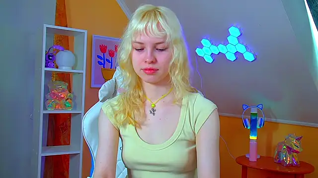 HannahHollis online show from 05-31-26, 06:21