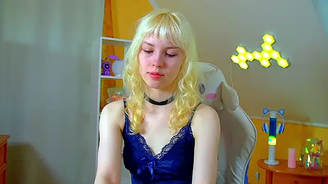HannahHollis online show from 06-24-26, 06:23