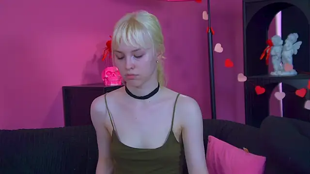 HannahHollis online show from 06-27-26, 12:44