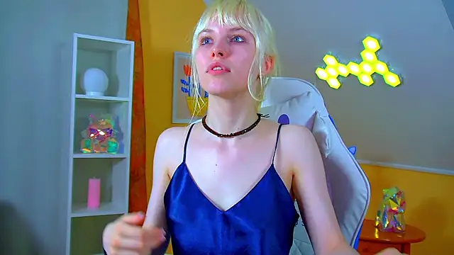HannahHollis online show from 07-02-26, 06:36