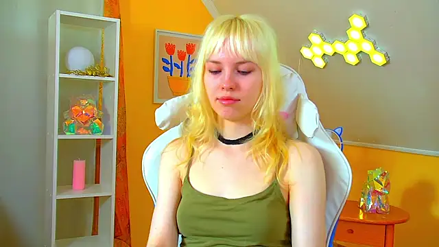 HannahHollis online show from 07-05-26, 06:53