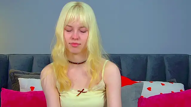 HannahHollis online show from 07-10-26, 06:28