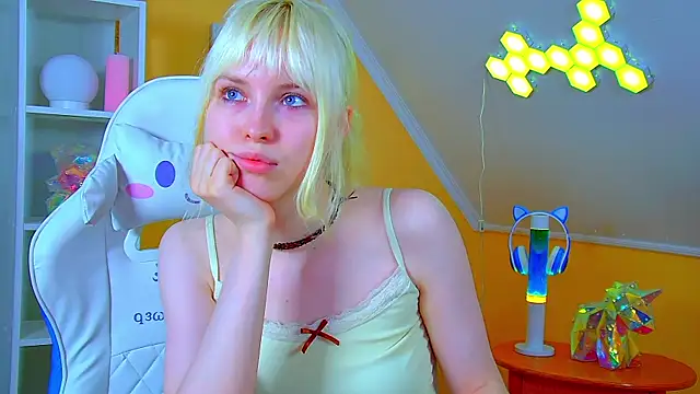 HannahHollis online show from 07-12-26, 06:21