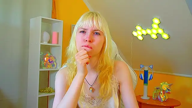 HannahHollis online show from 07-16-26, 06:08