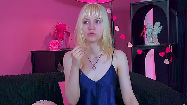 HannahHollis online show from 07-18-26, 06:06