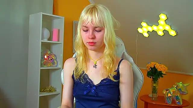 HannahHollis online show from 07-23-26, 06:11