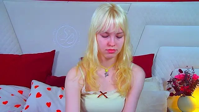HannahHollis online show from 07-24-26, 06:11