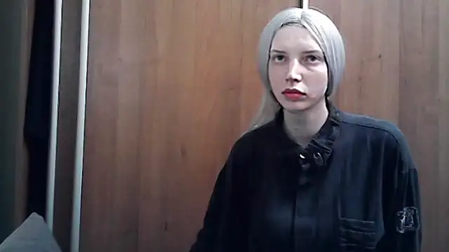 Crimson Lady online show from 05-19-26, 05:30
