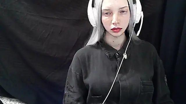 Crimson Lady online show from 05-27-26, 05:54
