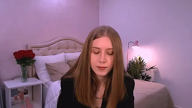 Snapshot of cheeky_chick chatting on 04-17-26, 11:35 cheeky chick online show from 04-17-26, 11:35