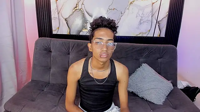triiangel latinboy online show from 05-22-26, 12:44