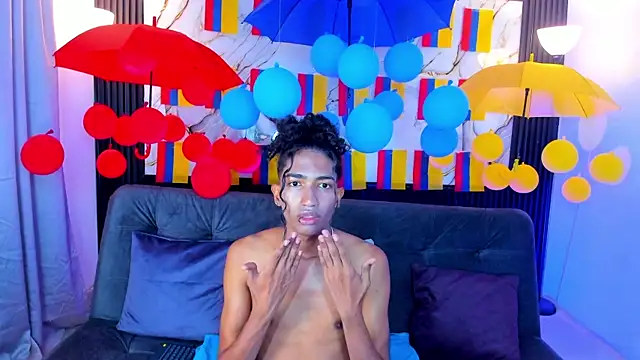 triiangel latinboy online show from 06-18-26, 12:09