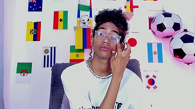 triiangel latinboy online show from 07-16-26, 12:11