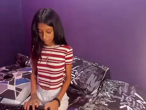 Indianteezerr online show from 04-17-26, 03:59