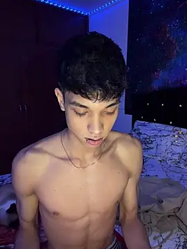 Snapshot of RoughDiamond_ chatting on 04-11-26, 07:45 RoughDiamond online show from 04-11-26, 07:45