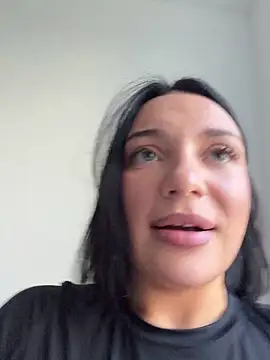 Snapshot of LucyHotty_ chatting on 04-18-26, 10:08 LucyHotty online show from 04-18-26, 10:08