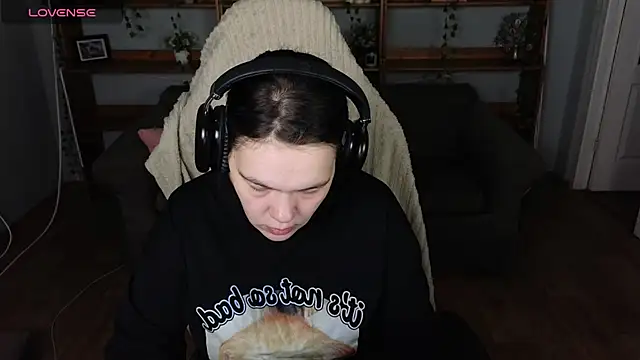 QwertyAnnie Lbo online show from 04-16-26, 01:39