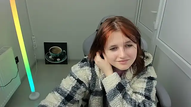 Snapshot of GoldenKiss chatting on 05-15-26, 06:42 GoldenKiss online show from 05-15-26, 06:42