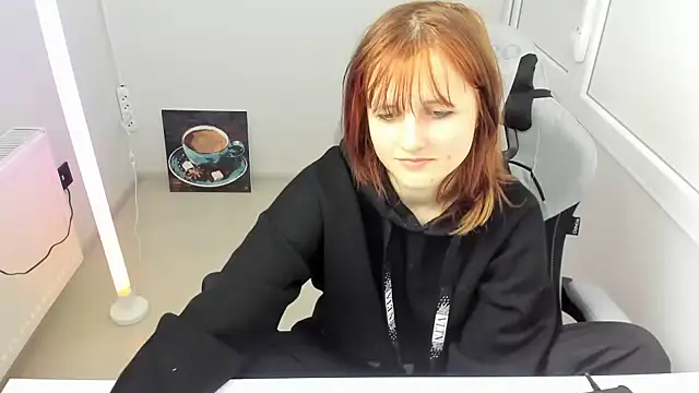 Snapshot of GoldenKiss chatting on 05-18-26, 07:03 GoldenKiss online show from 05-18-26, 07:03