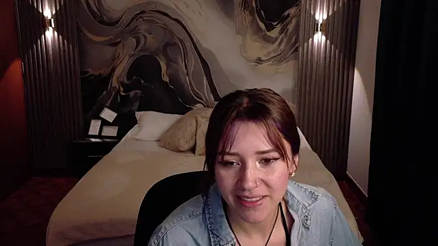 Snapshot of Emily_Cherry_ chatting on 05-07-26, 01:49 Emily Cherry online show from 05-07-26, 01:49