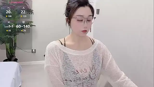 Snapshot of Yunxi- chatting on 06-09-26, 02:06 Yunxi- online show from 06-09-26, 02:06