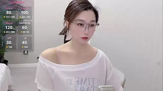 Snapshot of Yunxi- chatting on 07-20-26, 02:52 Yunxi- online show from 07-20-26, 02:52
