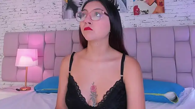 AshleeyRoberts online show from 05-10-26, 01:16