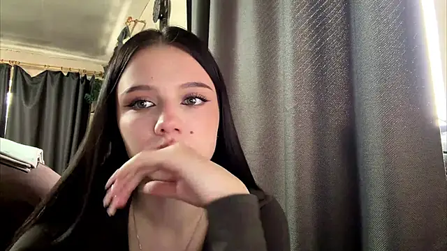 TessGolias online show from 04-16-26, 09:54