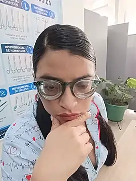 Snapshot of SOFI__10 chatting on 05-17-26, 02:46 SOFI 10 online show from 05-17-26, 02:46