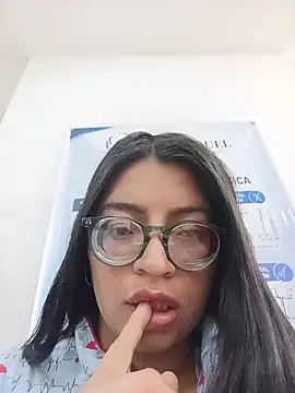Snapshot of SOFI__10 chatting on 05-18-26, 02:23 SOFI 10 online show from 05-18-26, 02:23