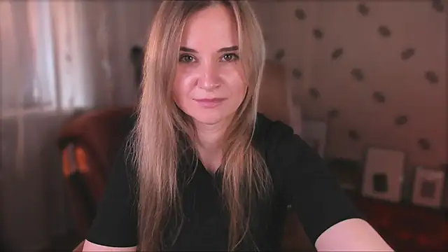 MiaSparkes online show from 07-18-26, 09:57