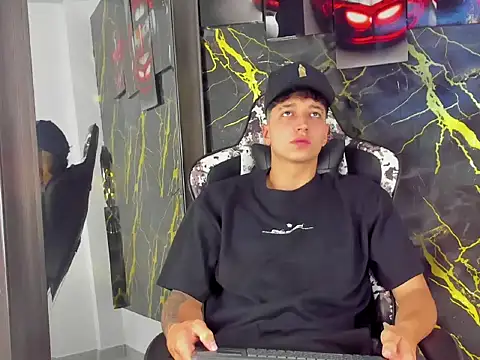 eithan boy  online show from 04-19-26, 11:53