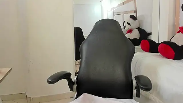 Snapshot of vanel_lope chatting on 05-15-26, 11:34 vanel lope online show from 05-15-26, 11:34