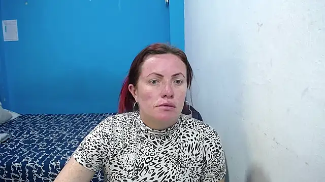 carolinhe26 online show from 07-18-26, 09:40