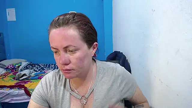 carolinhe26 online show from 07-19-26, 03:38