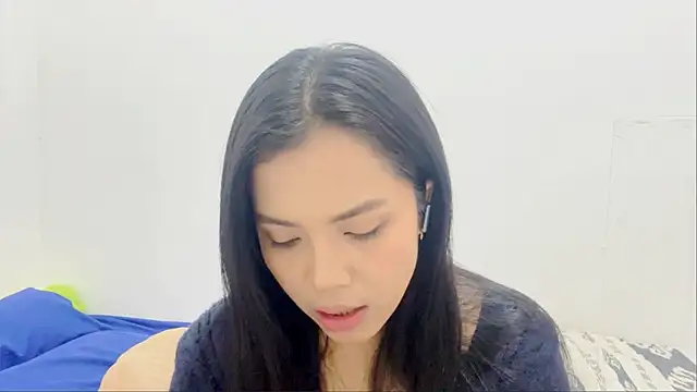 Snapshot of LiliyanaS chatting on 05-22-26, 06:09 LiliyanaS online show from 05-22-26, 06:09