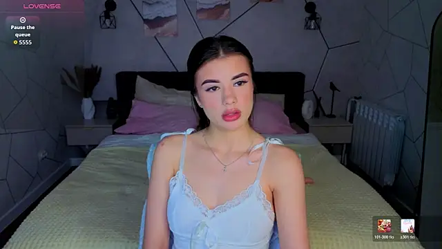 Alisha Blakee online show from 06-18-26, 04:55