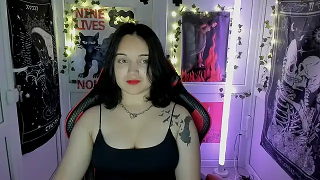Caroline cutte online show from 06-22-26, 06:54